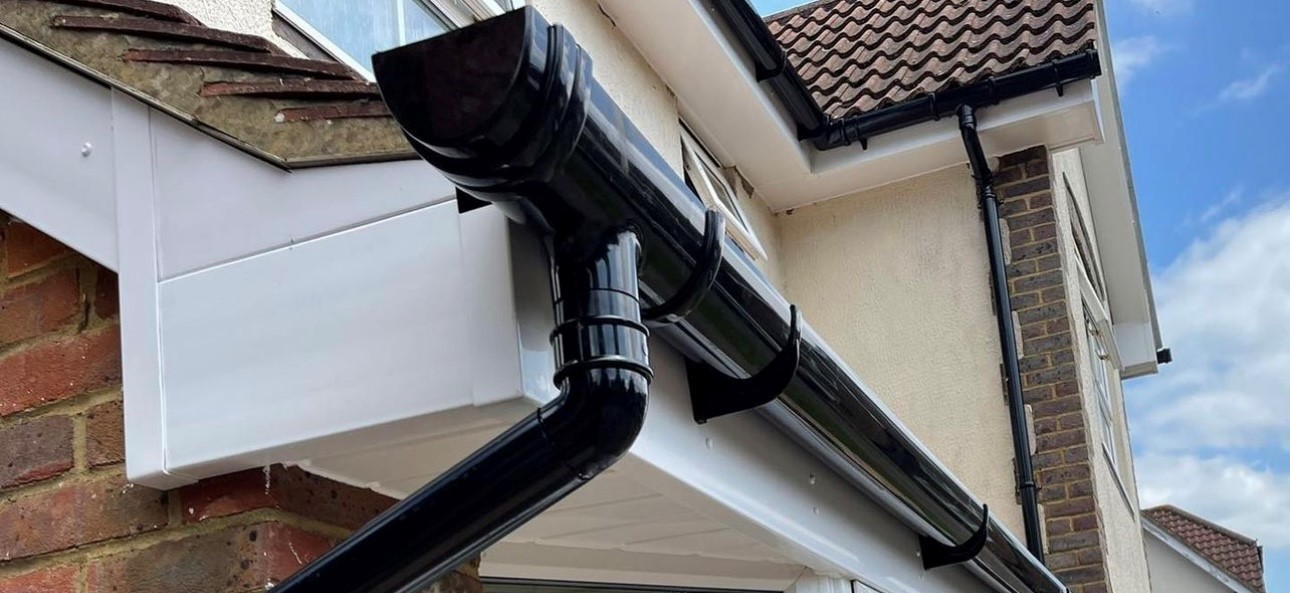 How Do Leaf Guards Keep Rainwater Moving During Heavy Downpours?
